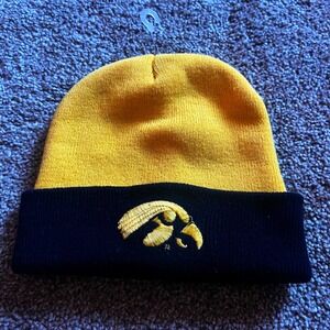 Iowa Hawkeyes Beanie Winter Knit Hat Cap Gold‎ Black Logo Collegiate Juvenile